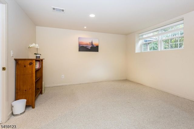 11 Quarry Dr 11, Woodland Park, NJ 07424
