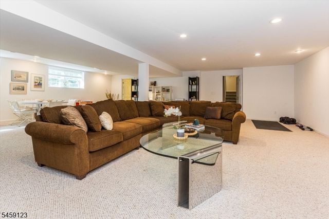 11 Quarry Dr 11, Woodland Park, NJ 07424