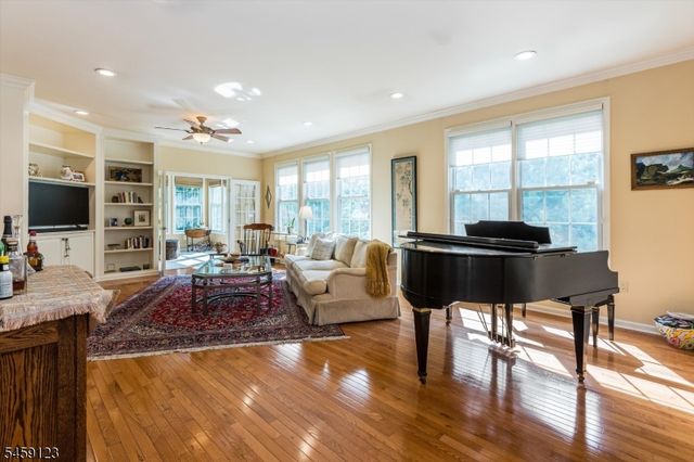 11 Quarry Dr 11, Woodland Park, NJ 07424