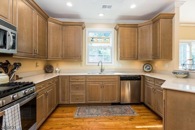 11 Quarry Dr 11, Woodland Park, NJ 07424