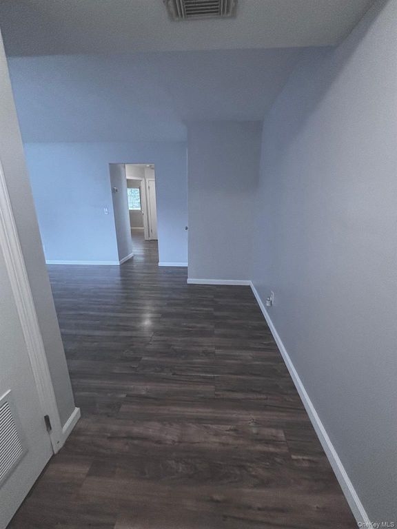 203 Lake Pointe Circle 203, Middle Island, NY 11953 — photo 3