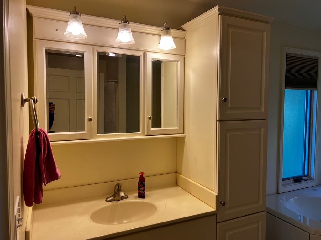 Image 27 of property listing at 14830 N McCarty Lane, Mt Vernon, IL 62864