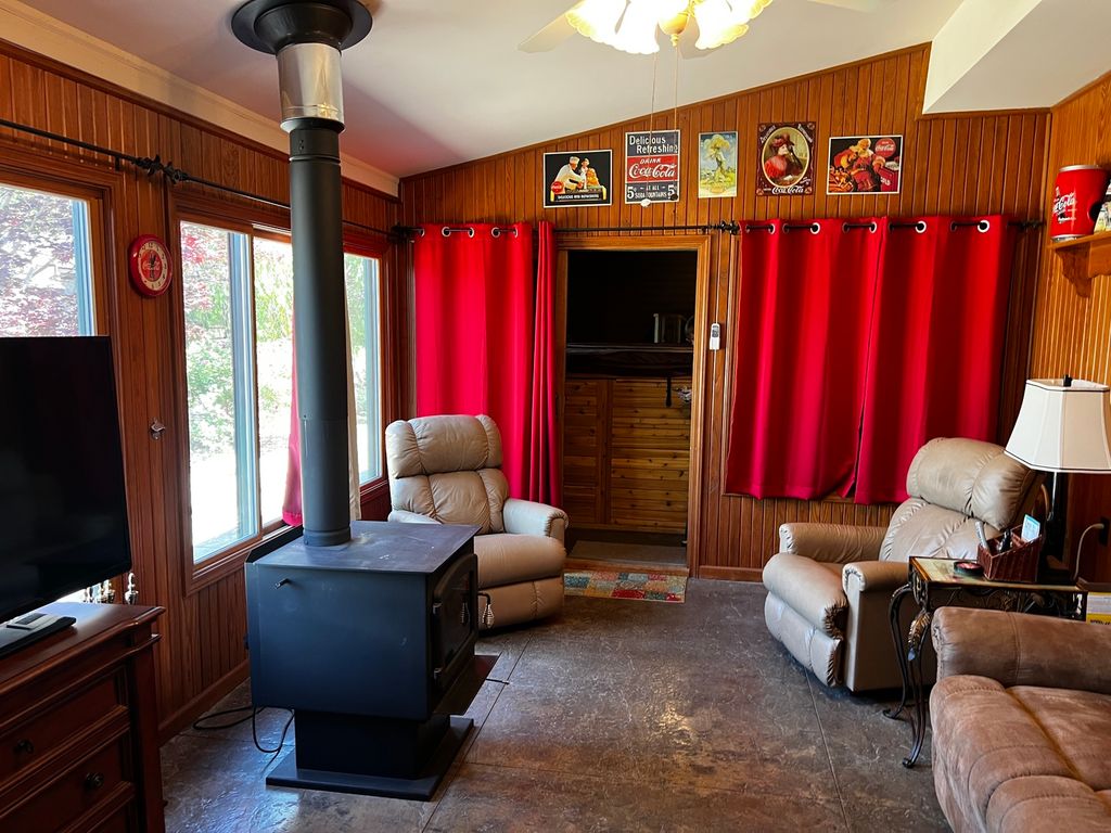 Image 33 of property listing at 14830 N McCarty Lane, Mt Vernon, IL 62864