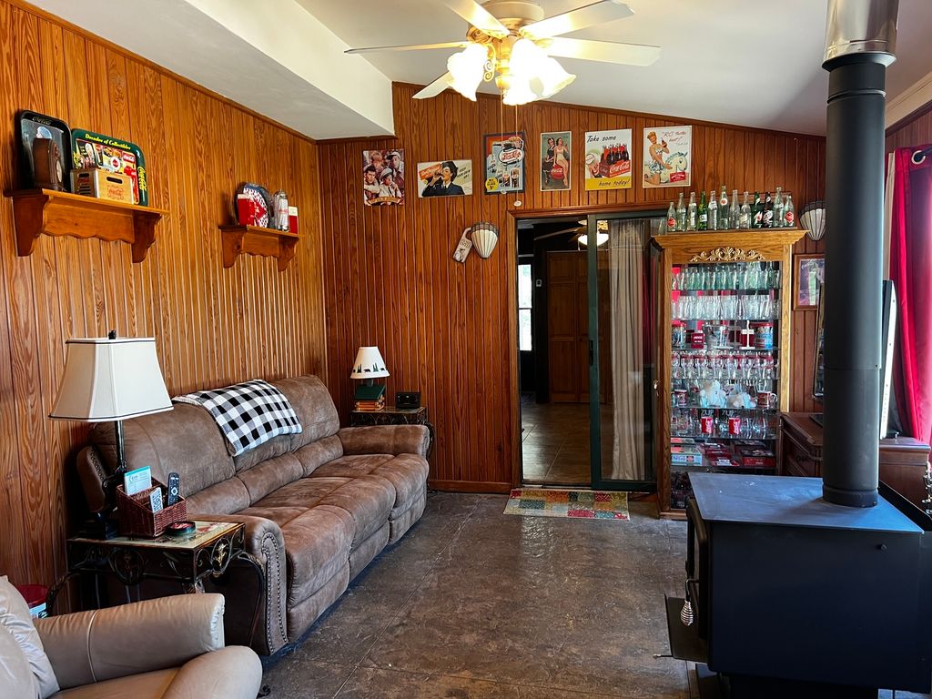 Image 34 of property listing at 14830 N McCarty Lane, Mt Vernon, IL 62864