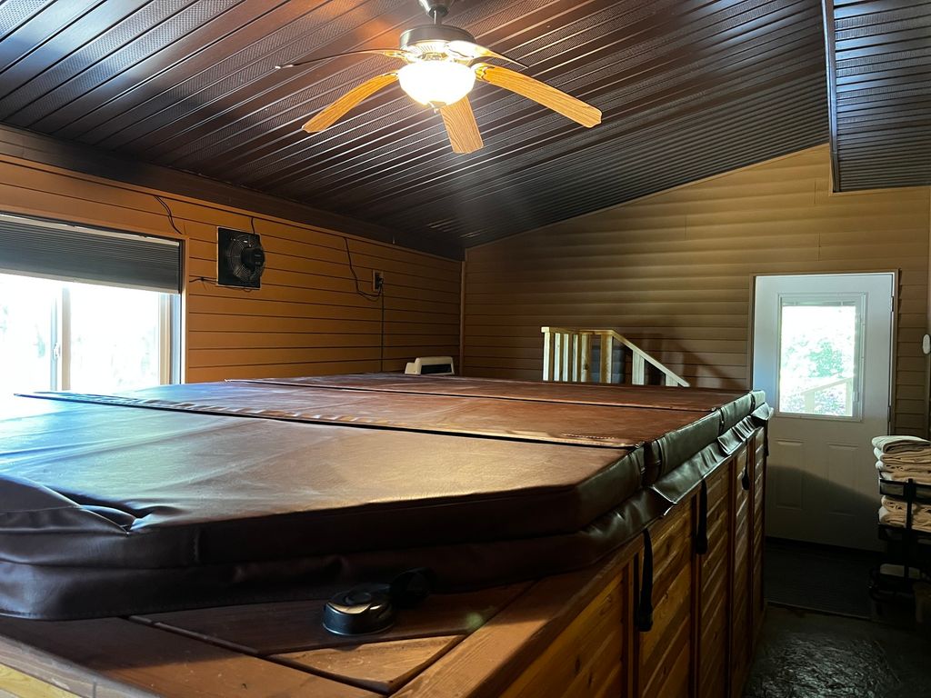 Image 35 of property listing at 14830 N McCarty Lane, Mt Vernon, IL 62864