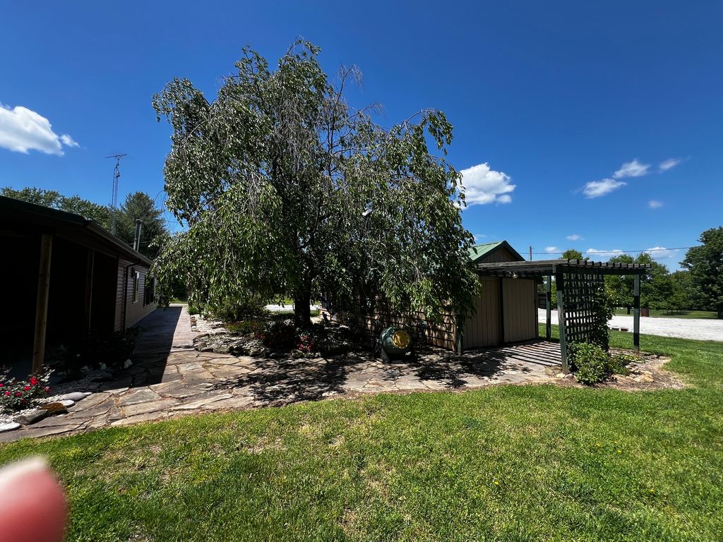 Image 36 of property listing at 14830 N McCarty Lane, Mt Vernon, IL 62864