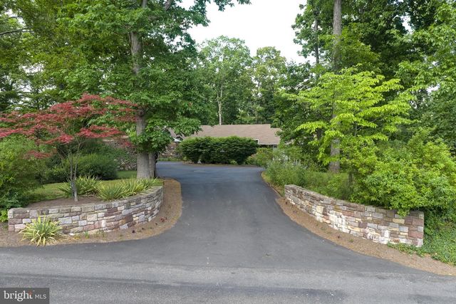 6683 CHAPEL RD, New Hope, PA 18938
