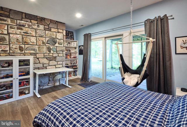 6683 CHAPEL RD, New Hope, PA 18938