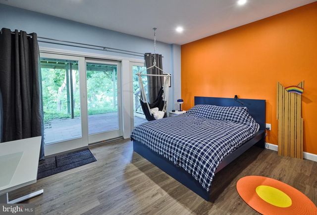 6683 CHAPEL RD, New Hope, PA 18938
