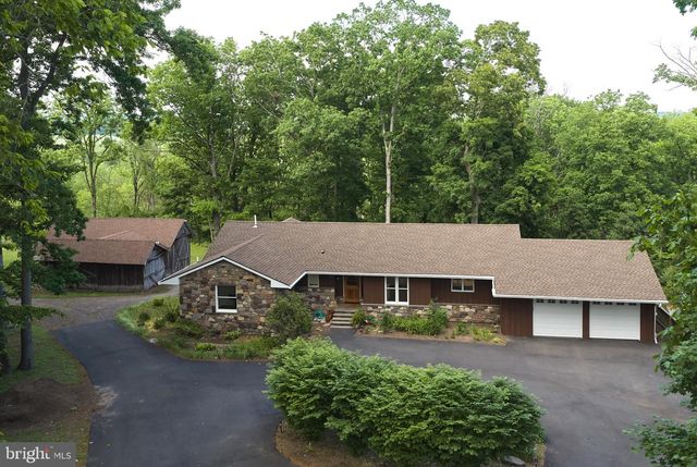 6683 CHAPEL RD, New Hope, PA 18938