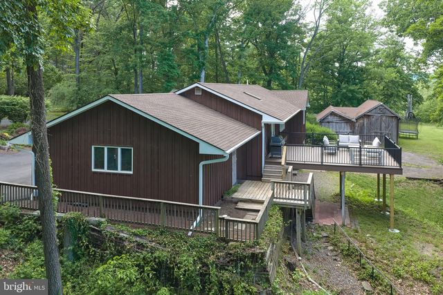 6683 CHAPEL RD, New Hope, PA 18938