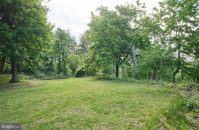 6683 CHAPEL RD, New Hope, PA 18938