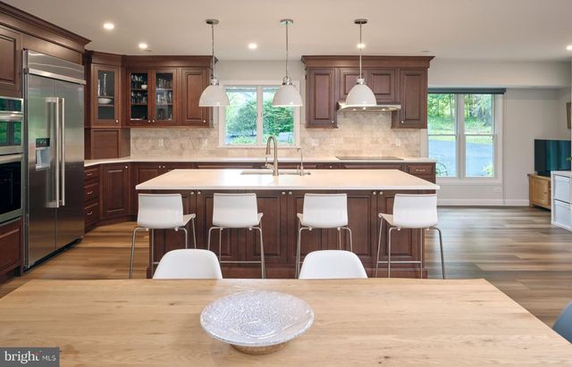 6683 CHAPEL RD, New Hope, PA 18938