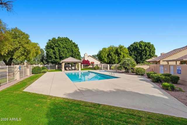 6738 S TAYLOR Drive, Tempe, AZ 85283