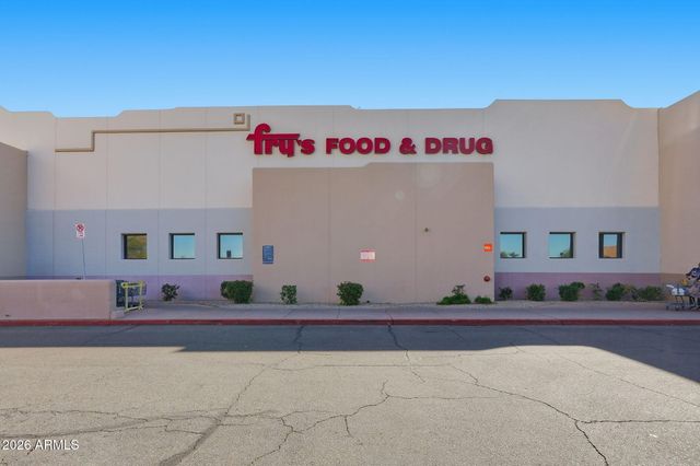 6738 S TAYLOR Drive, Tempe, AZ 85283