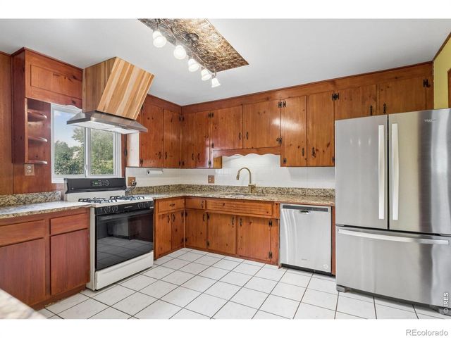 10355 W 13th Place, Lakewood, CO 80215
