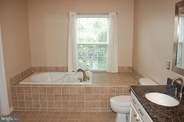 194 MARTIN LN, Alexandria, VA 22304