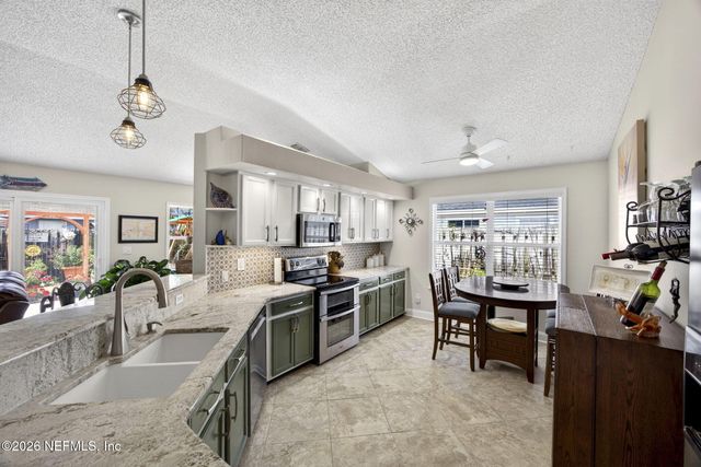 293 MAPLEWOOD Drive, St. Johns, FL 32259