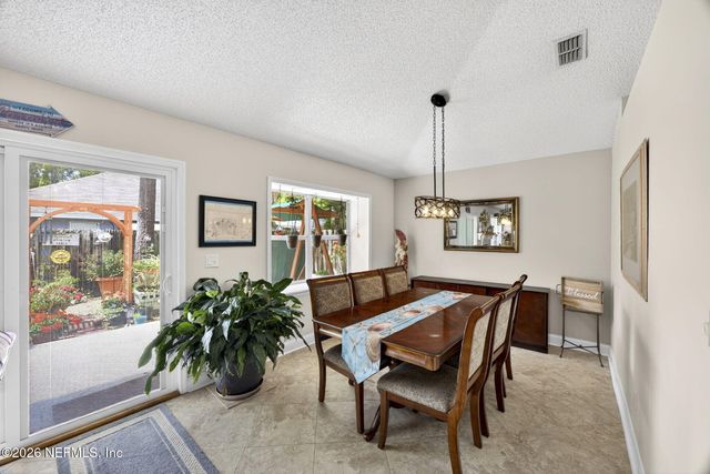 293 MAPLEWOOD Drive, St. Johns, FL 32259