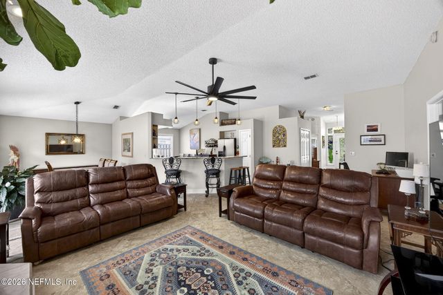 293 MAPLEWOOD Drive, St. Johns, FL 32259