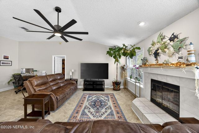 293 MAPLEWOOD Drive, St. Johns, FL 32259