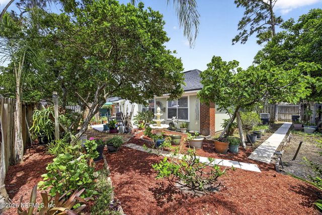 293 MAPLEWOOD Drive, St. Johns, FL 32259