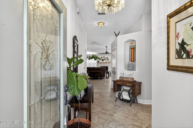 293 MAPLEWOOD Drive, St. Johns, FL 32259