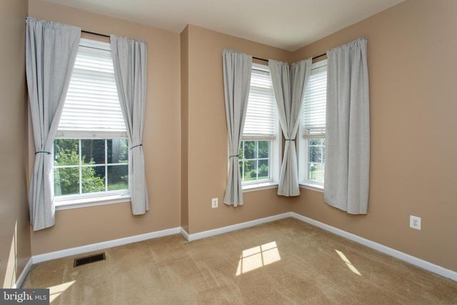 12389 SANDSTONE ST, Waldorf, MD 20601