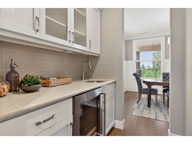 15877 Nw HECKMAN Ln, Portland, OR 97229