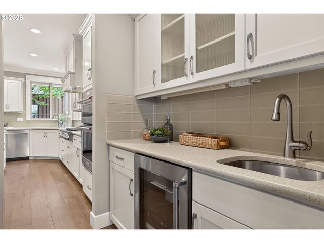 15877 Nw HECKMAN Ln, Portland, OR 97229