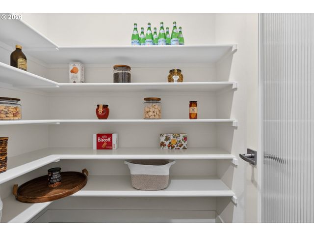 15877 Nw HECKMAN Ln, Portland, OR 97229