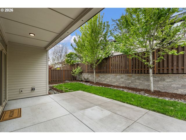 15877 Nw HECKMAN Ln, Portland, OR 97229