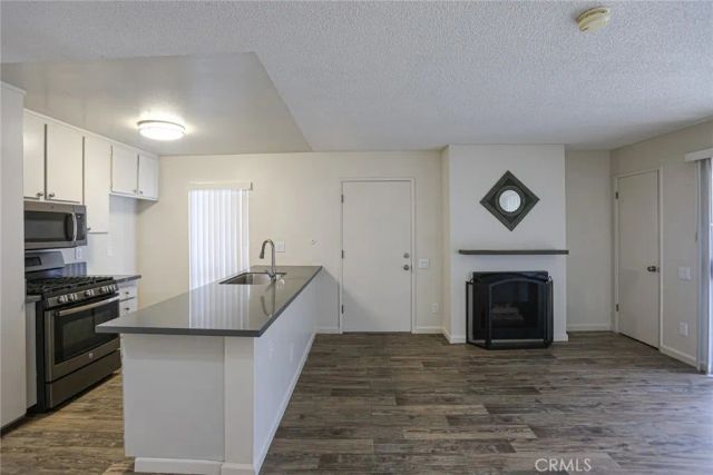 2839 S Fairview St F, Santa Ana, CA 92704