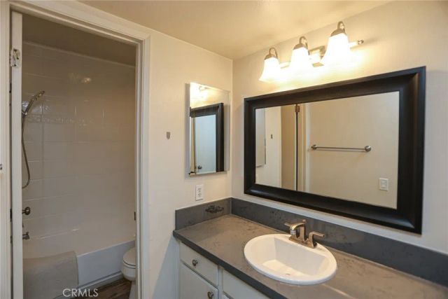 2839 S Fairview St F, Santa Ana, CA 92704