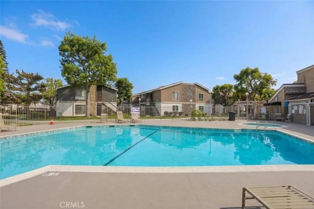 2839 S Fairview St F, Santa Ana, CA 92704