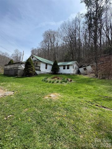 63 Jeffrey Franklin Lane, Newland, NC 28657