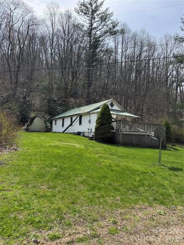 63 Jeffrey Franklin Lane, Newland, NC 28657