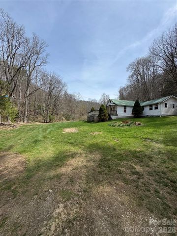 63 Jeffrey Franklin Lane, Newland, NC 28657