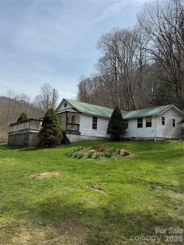 63 Jeffrey Franklin Lane, Newland, NC 28657