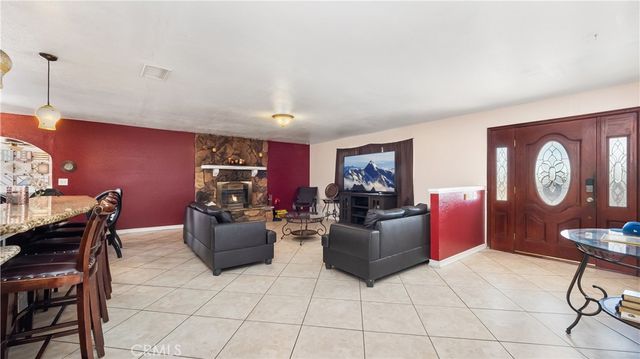 15939 Mojave, Hesperia, CA 92345