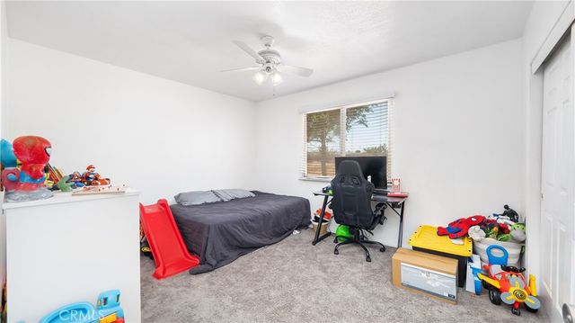 15939 Mojave, Hesperia, CA 92345