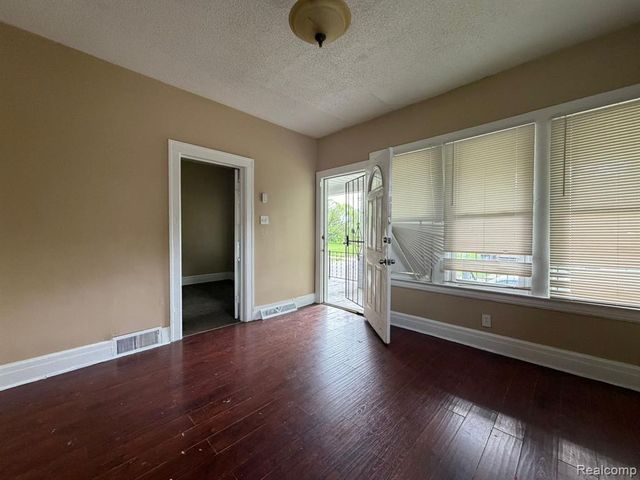 5565 Fairview Street, Detroit, MI 48213