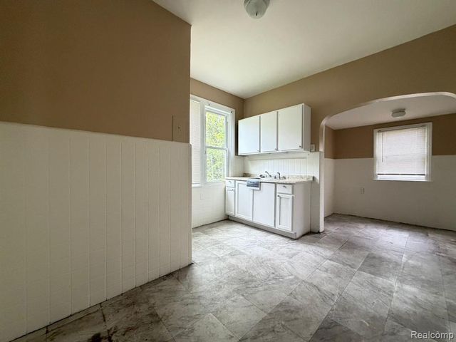 5565 Fairview Street, Detroit, MI 48213