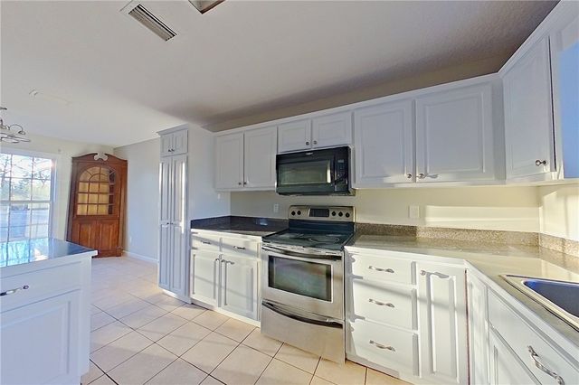 2395 N Clough Bay Road, Waycross, GA 31503