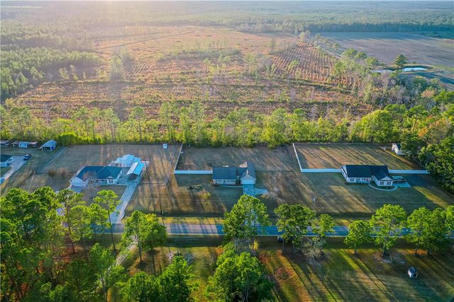 2395 N Clough Bay Road, Waycross, GA 31503