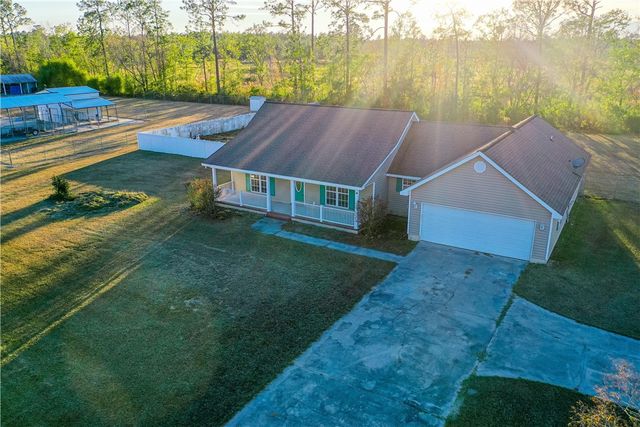 2395 N Clough Bay Road, Waycross, GA 31503