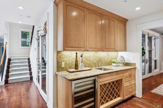 230 Summit Ave, San Rafael, CA 94901