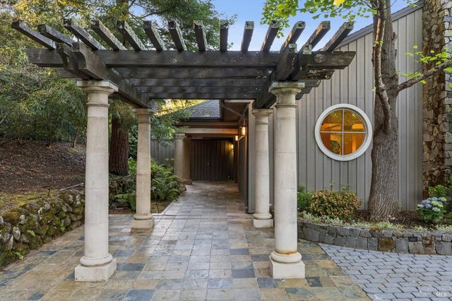 230 Summit Ave, San Rafael, CA 94901