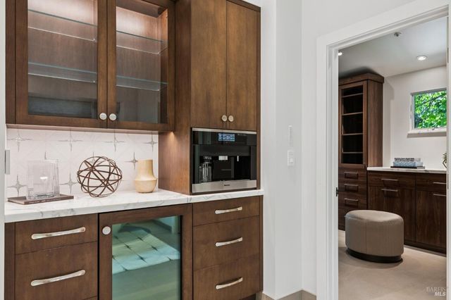 230 Summit Ave, San Rafael, CA 94901