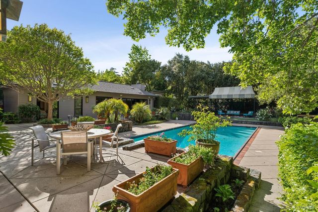 230 Summit Ave, San Rafael, CA 94901